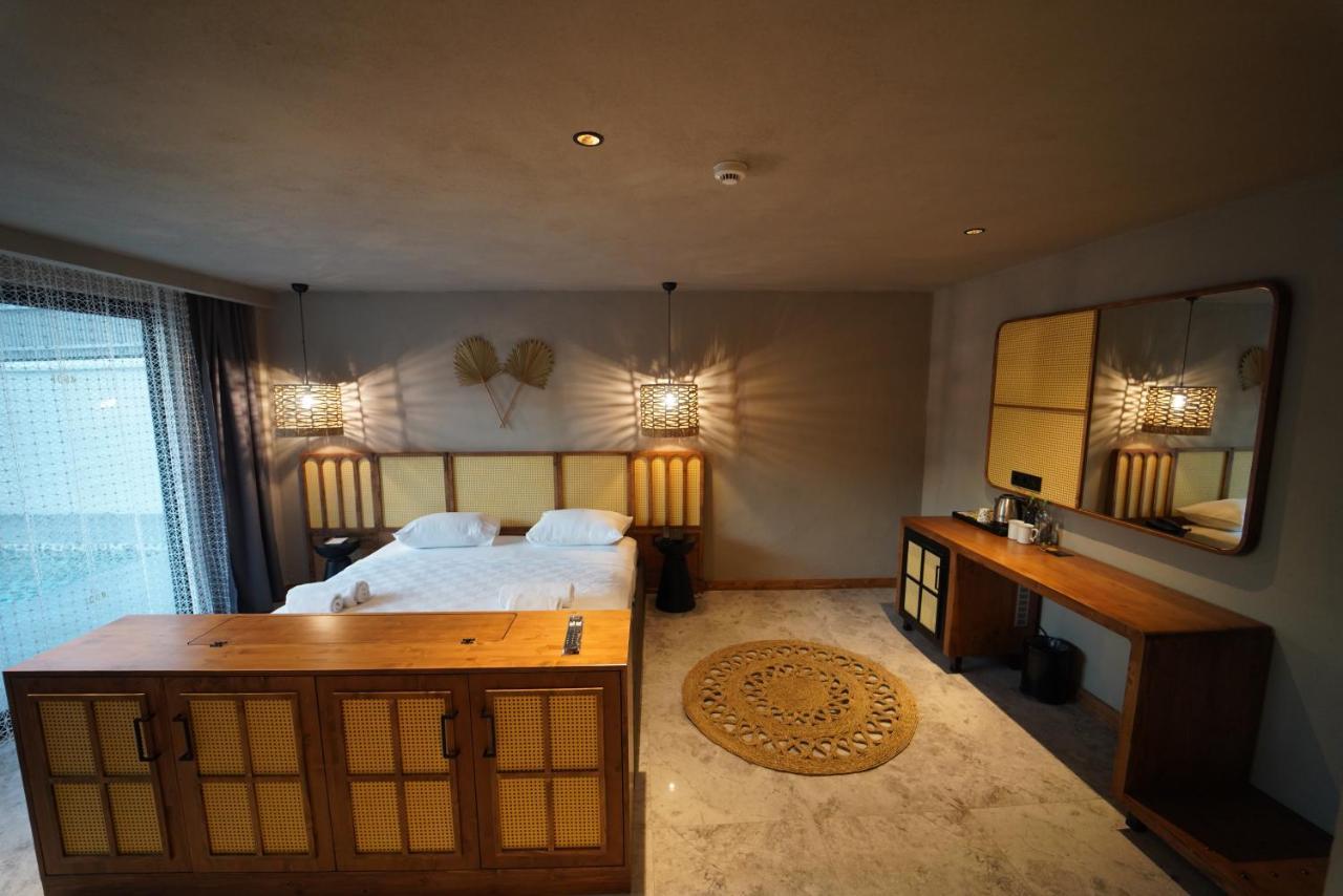 Icon Beach Suites Hotel Sovalye Island フェティエ エクステリア 写真