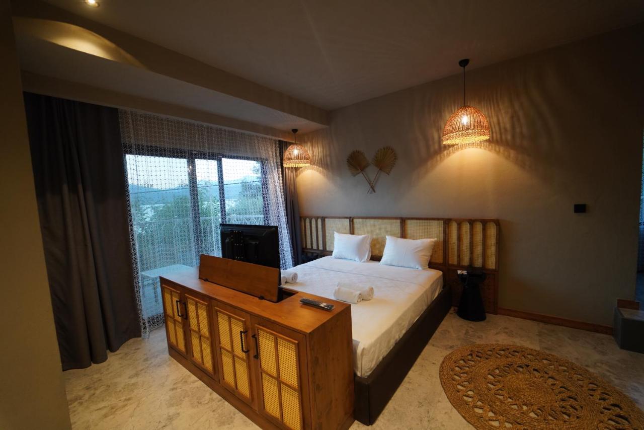 Icon Beach Suites Hotel Sovalye Island フェティエ エクステリア 写真