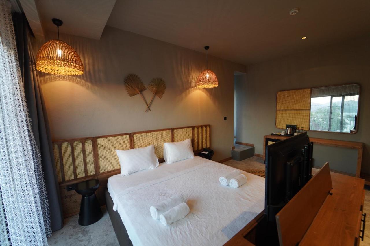 Icon Beach Suites Hotel Sovalye Island フェティエ エクステリア 写真