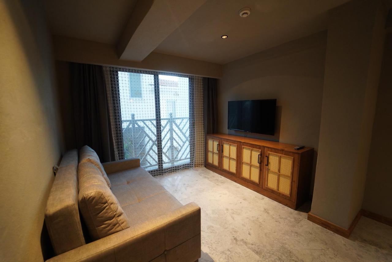 Icon Beach Suites Hotel Sovalye Island フェティエ エクステリア 写真