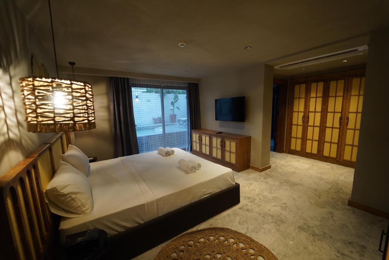Icon Beach Suites Hotel Sovalye Island フェティエ エクステリア 写真