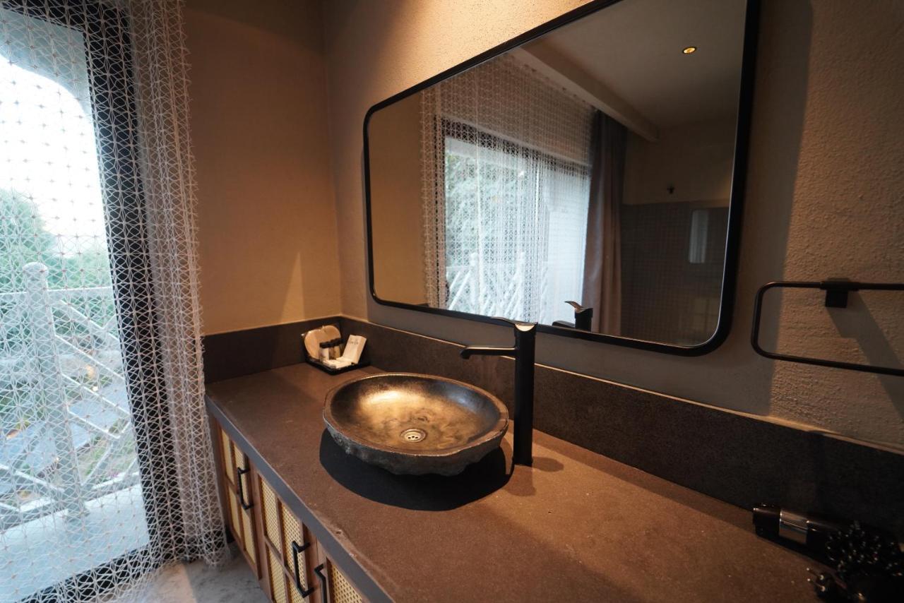 Icon Beach Suites Hotel Sovalye Island フェティエ エクステリア 写真