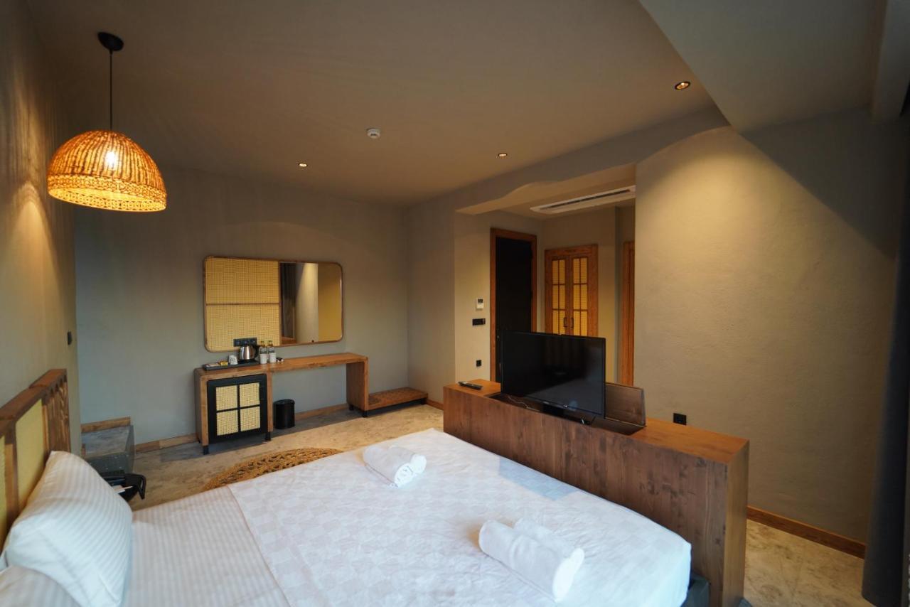 Icon Beach Suites Hotel Sovalye Island フェティエ エクステリア 写真