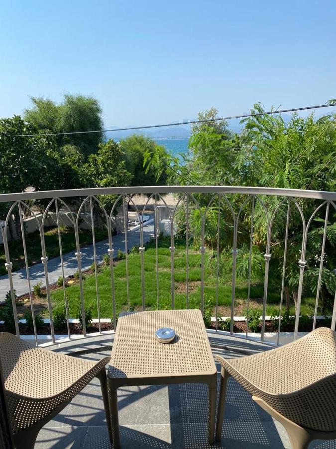 Icon Beach Suites Hotel Sovalye Island フェティエ エクステリア 写真