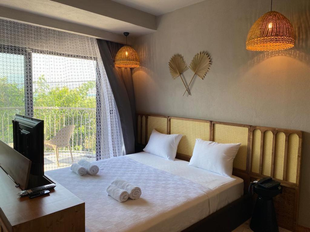 Icon Beach Suites Hotel Sovalye Island フェティエ エクステリア 写真