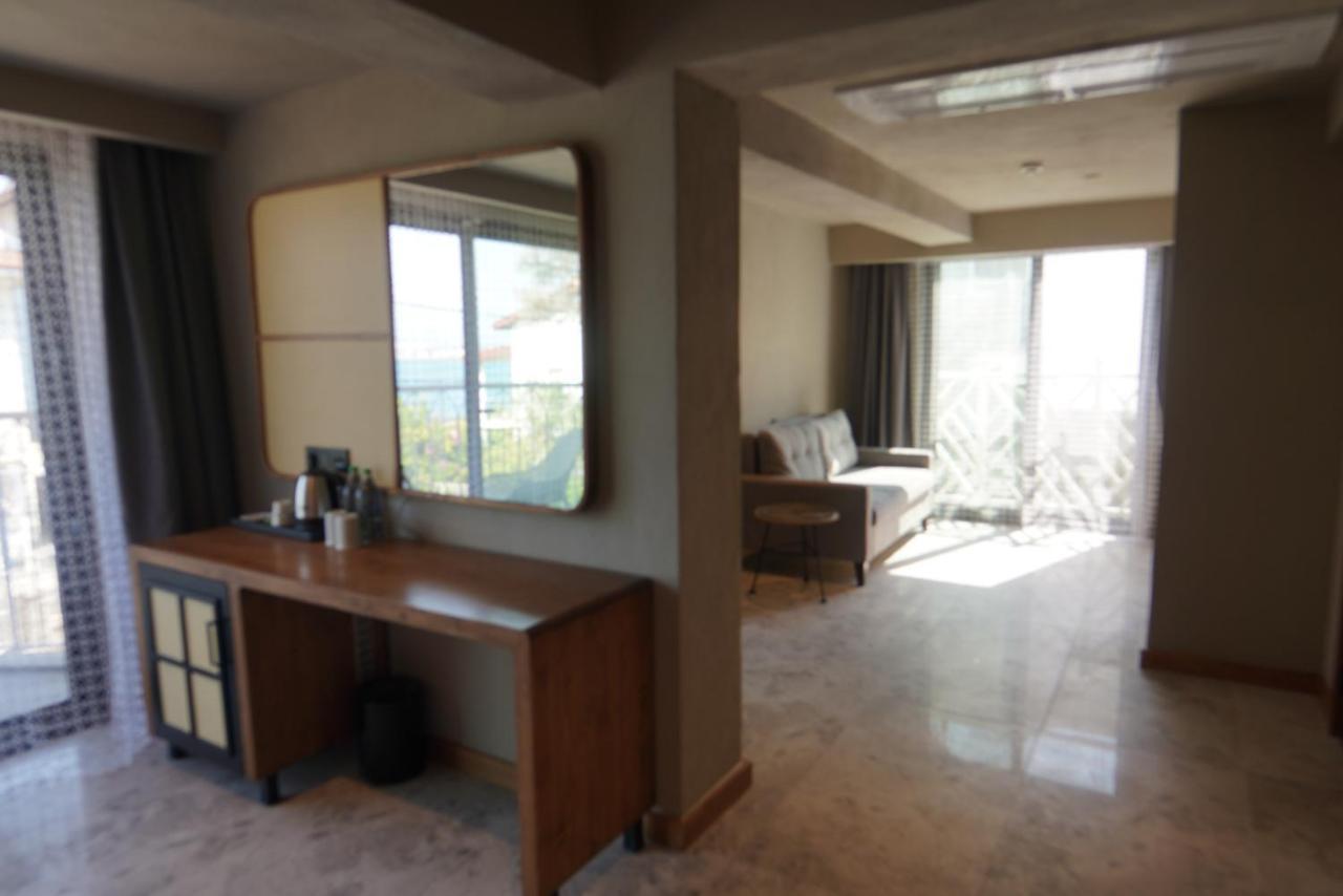 Icon Beach Suites Hotel Sovalye Island フェティエ エクステリア 写真
