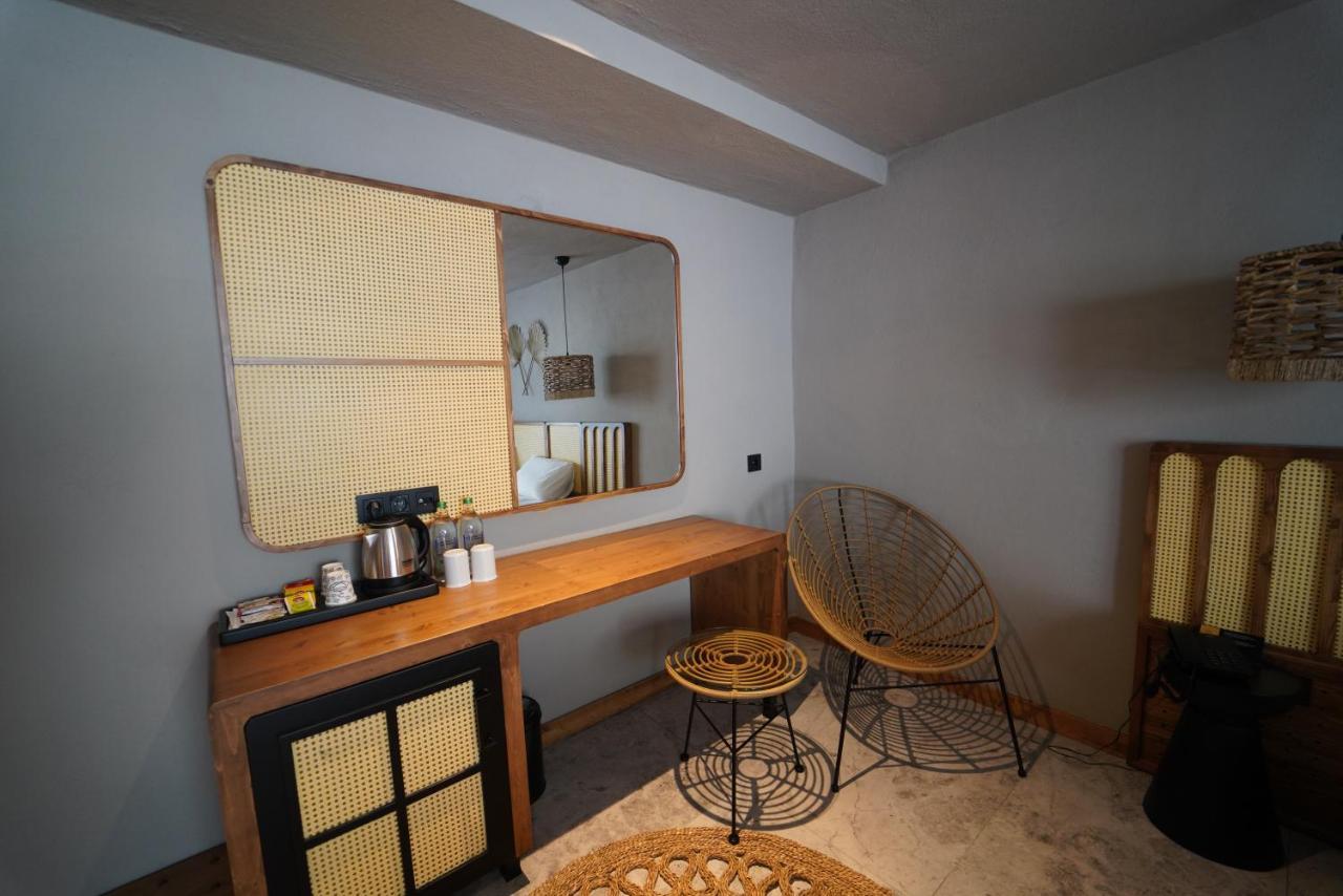 Icon Beach Suites Hotel Sovalye Island フェティエ エクステリア 写真