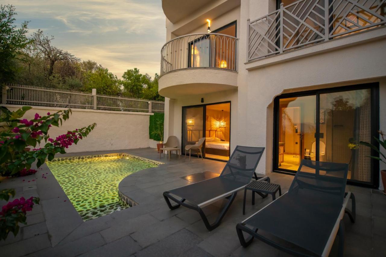 Icon Beach Suites Hotel Sovalye Island フェティエ エクステリア 写真